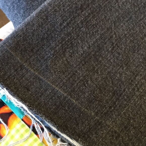 Venezia Jeans Co. Plus Sz Jeans with Raw Hems - Picture 14 of 14